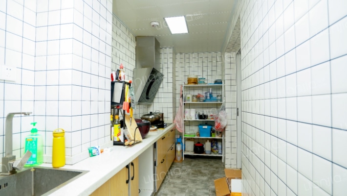中铁滨江国际二期套三精装双卫，可直接拎包入住-厨房