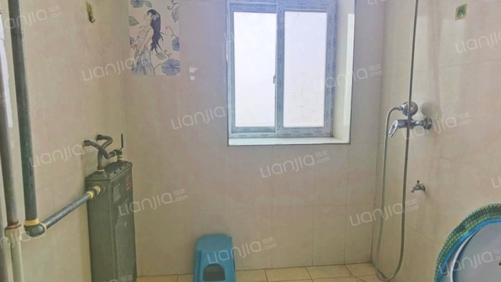 范阳路单位家属院职教中间楼层南北通透三居出售-卫生间