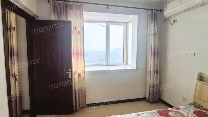 南向小两居，简单装修，拎包入住，好楼层视野好。-卧室A