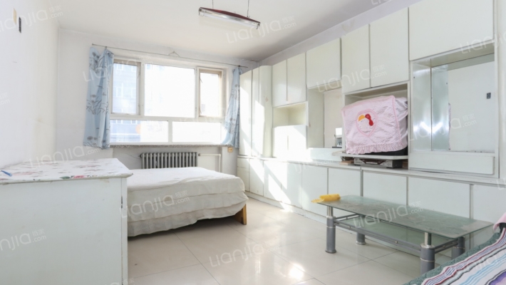 生产资料家属楼二手房实景图