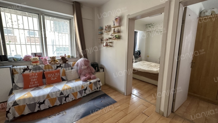 七彩街农贸市场二手房实景图