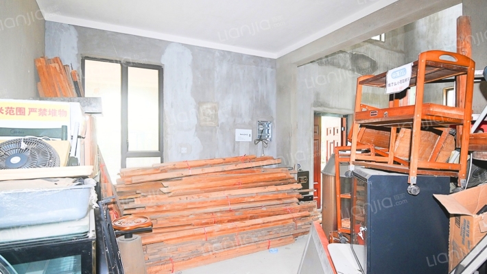 保利半山国际兰乔圣菲二手房实景图