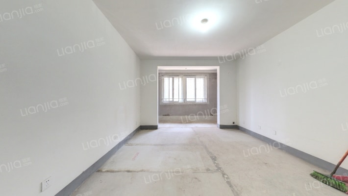 云龙紫荆园二手房实景图