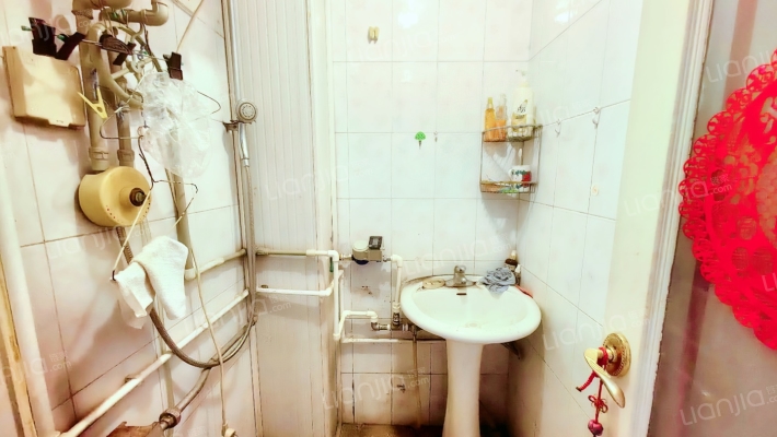 朝阳路 金税小区 中间楼层 集中供暖-卫生间B