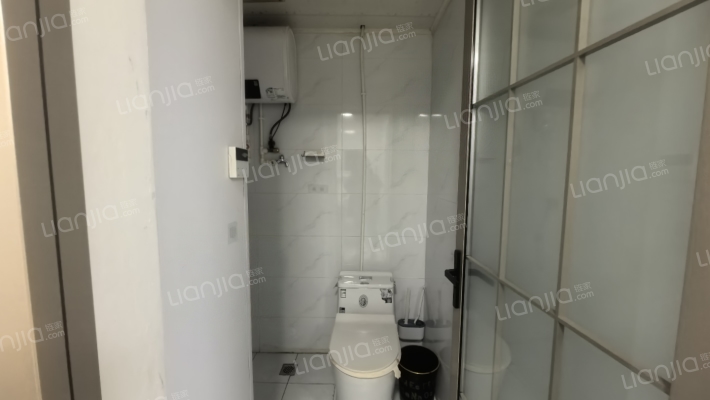 好楼层两居室诚意出手  速度慢无  价格可聊-卫生间