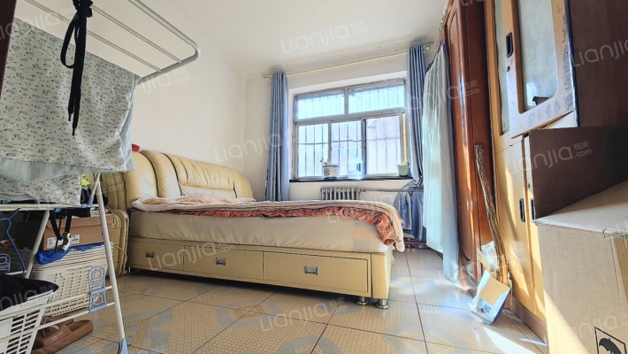 邱庄小区 一层带院 带小房 两居-卧室A