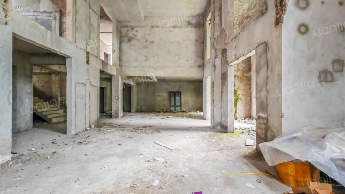 融创尊爵堡二手房实景图