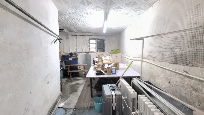 房本满五 过户费低 三连排。。-储物间