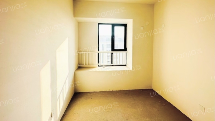 中冶一期，集中供暖，南北通透三居室，中低楼层-卧室A