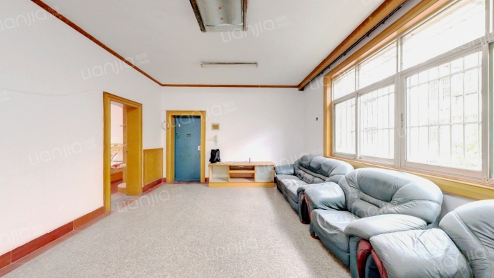 保险公司住宿楼二手房实景图