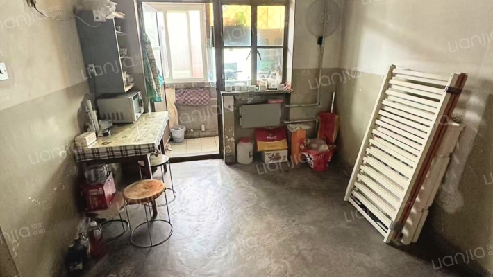 六十七处家属楼 2室1厅 南-卧室