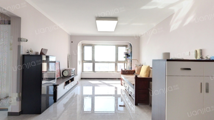 顶秀金颐家园二手房实景图