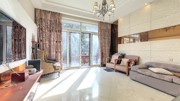 金地格林世界(布鲁斯郡)二手房实景图