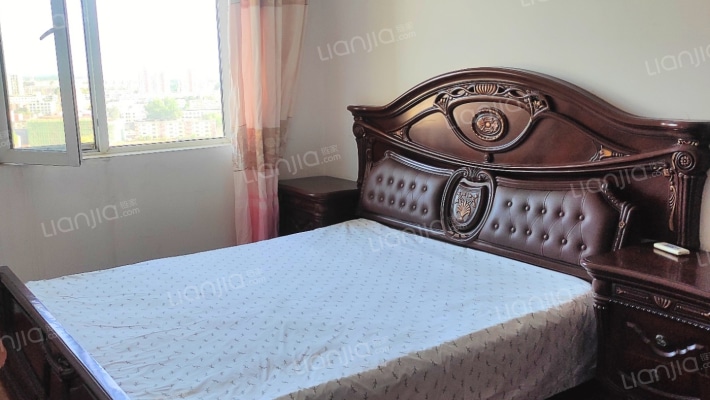 房本满五唯一，全阳户型，采光好。出行方便，-卧室A