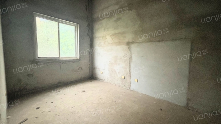 名流丽苑上叠别墅，位于涿州市区的别墅区，得房率高-卧室B