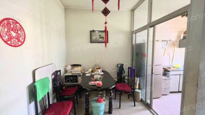 新安小区 3室2厅 南 北-餐厅
