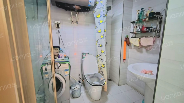 惠友荷园南向两居，采光，视野都很好，精装自住-卫生间