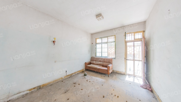 洪波路142号二手房实景图