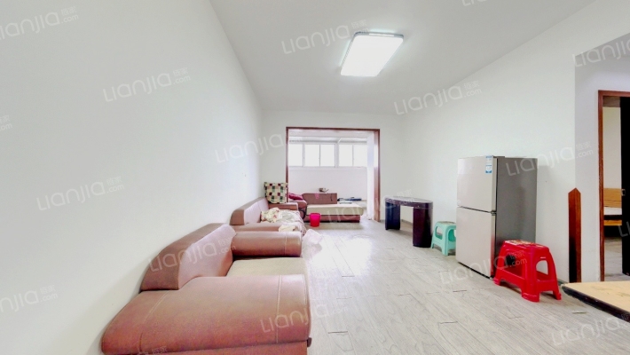 新博新美连锁住宅区二手房实景图