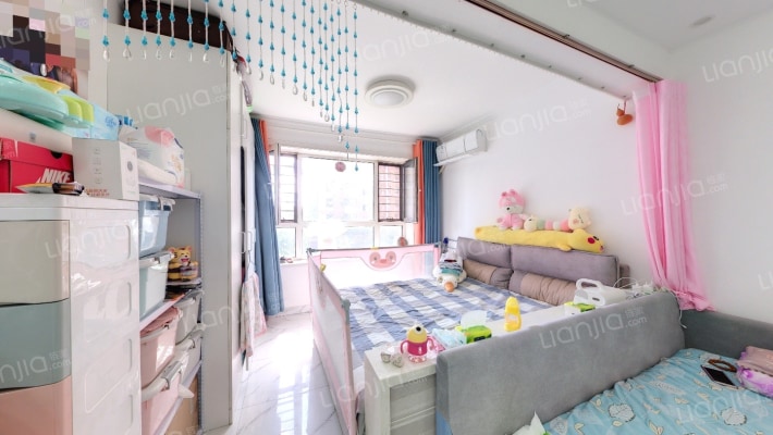 虹桥水景阁二手房实景图