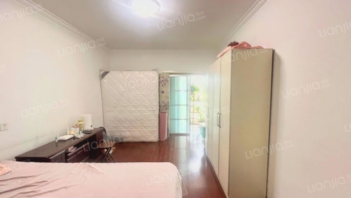 德信公园旁  集中供暖社区 名流五期低楼层 价格可谈-卧室C