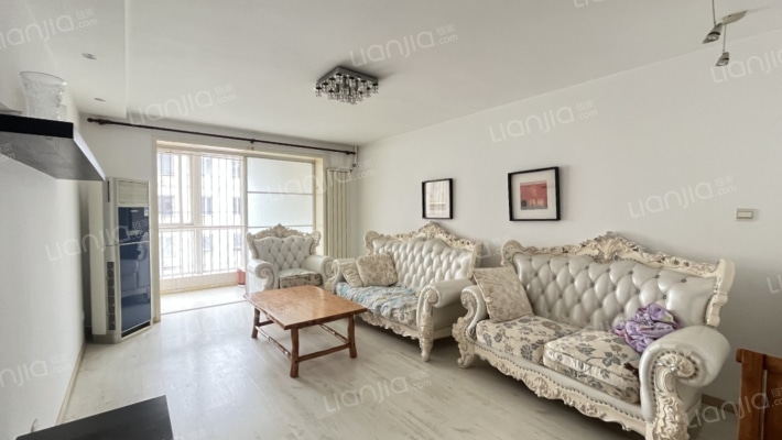 东安小区 3室2厅 南 北-客厅