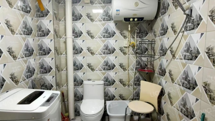 看房方便  中高楼层   采光充足-卫生间