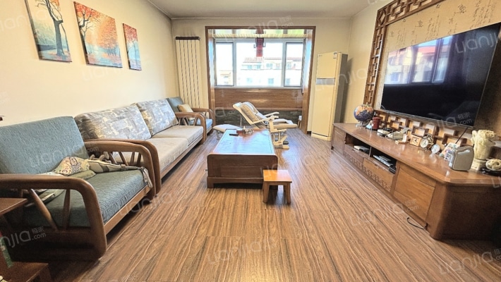 物探局家属院   精装5居室  集中供暖-客厅A