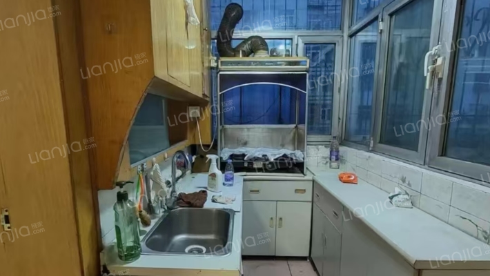 南北通透户型  七十年产权  低楼层-厨房