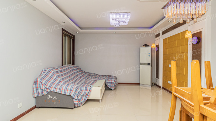 秀山美苑二手房实景图