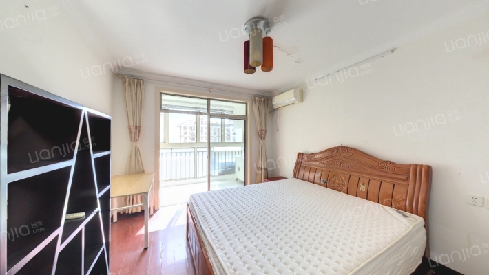 源枫景苑二手房实景图