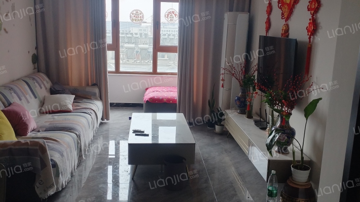 京南一站地，业主诚心出售，南北通透三居-客厅