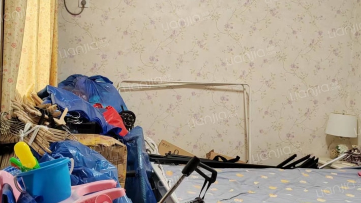 公园壹号全南两居精装自住标准好楼层，配套齐全。-卧室A