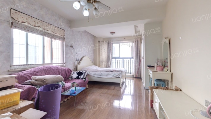 东方巴塞二手房实景图