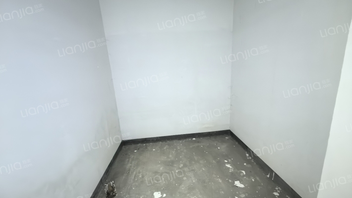 K2狮子城北区 4室2厅 南-卫生间B