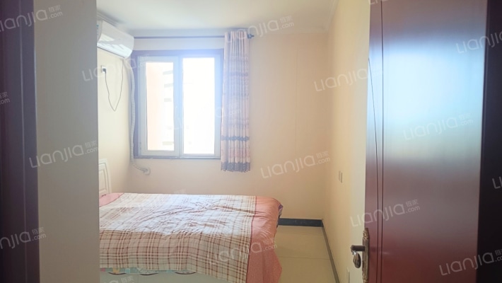 水岸花城，一线河景美宅诗意，标准现房，即买即住-卧室B