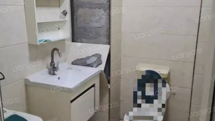 此房房本满二，好楼层，西朝向，无遮挡，采光好-卫生间