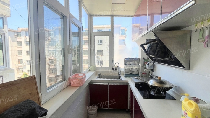 南关户口，近火车站，老城区，三居室，好楼层满五-厨房