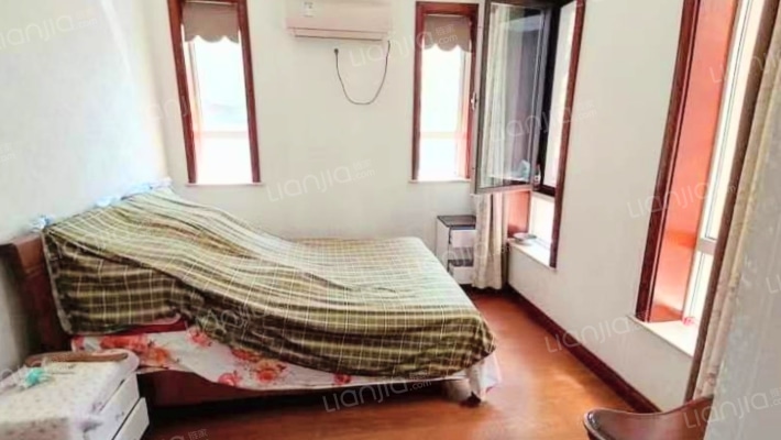 爱丁堡南入户，大院子，精装修品牌家具家电，证满-卧室D