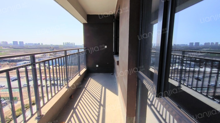 南北通透格局 楼层好 视野宽阔 配套设施齐全-阳台