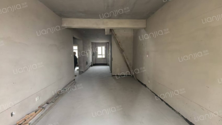 新大赛维利亚小镇二手房实景图
