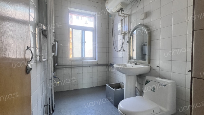 采光好，配套齐全，购物方便，交通便利。-卫生间