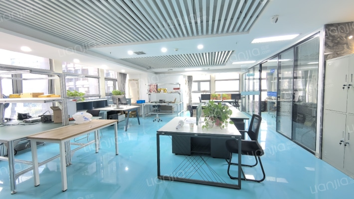 摩尔中心二手房实景图