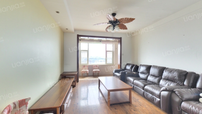 保利罗兰香谷二手房实景图