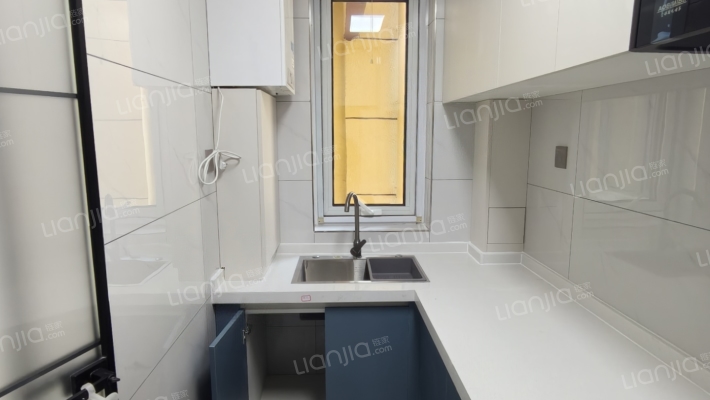 急售三利B区朝南大两居，满二无尾款，价格美丽可小叨-厨房