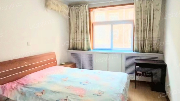 南北通透三居室，低楼层，户型方正采光好，无遮挡-卧室C