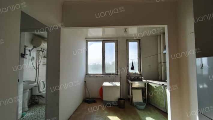 好位置好楼层，正规一居室，采光好。-厨房