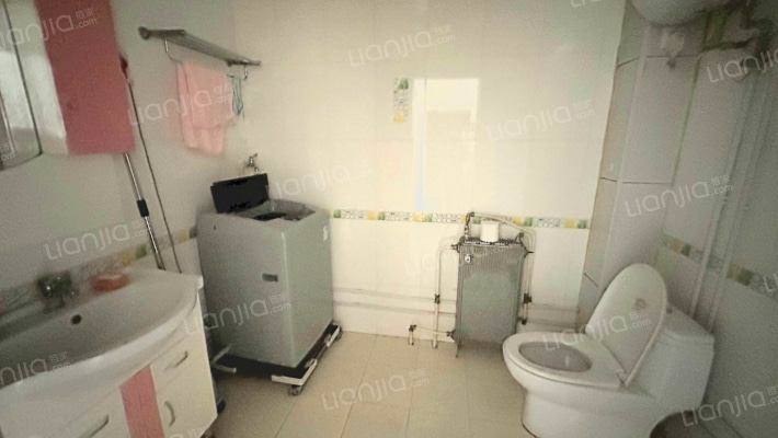 此房南北通双透格局好，自住装修-卫生间