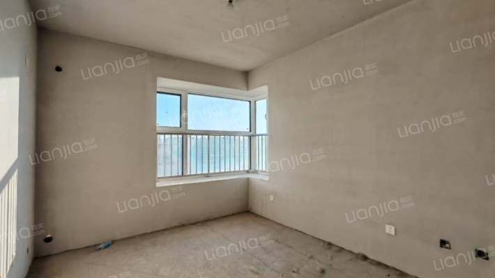 好户型三居诚意出售   价格合适-卧室A