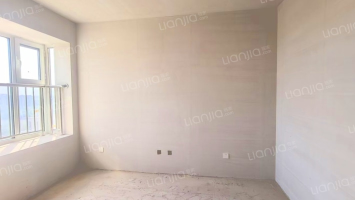 急售三利C区朝南两居，毛坯，价格可叨-卧室A